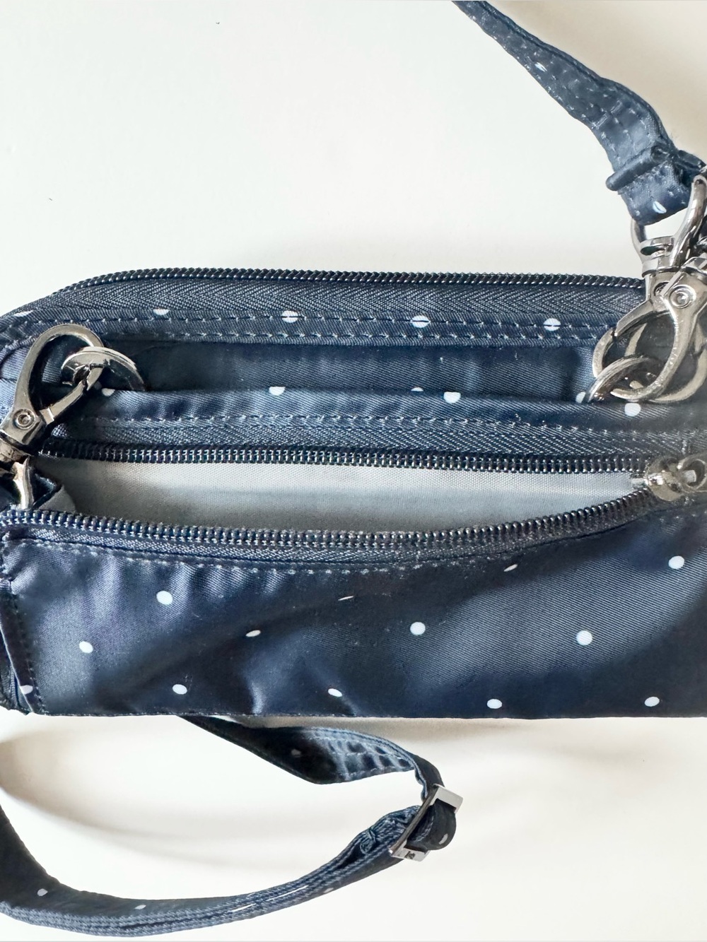 Lug Kickflip SE Convertible RFID Crossbody/Wristlet Wallet, Blue/White, NWOT - Picture 8 of 8